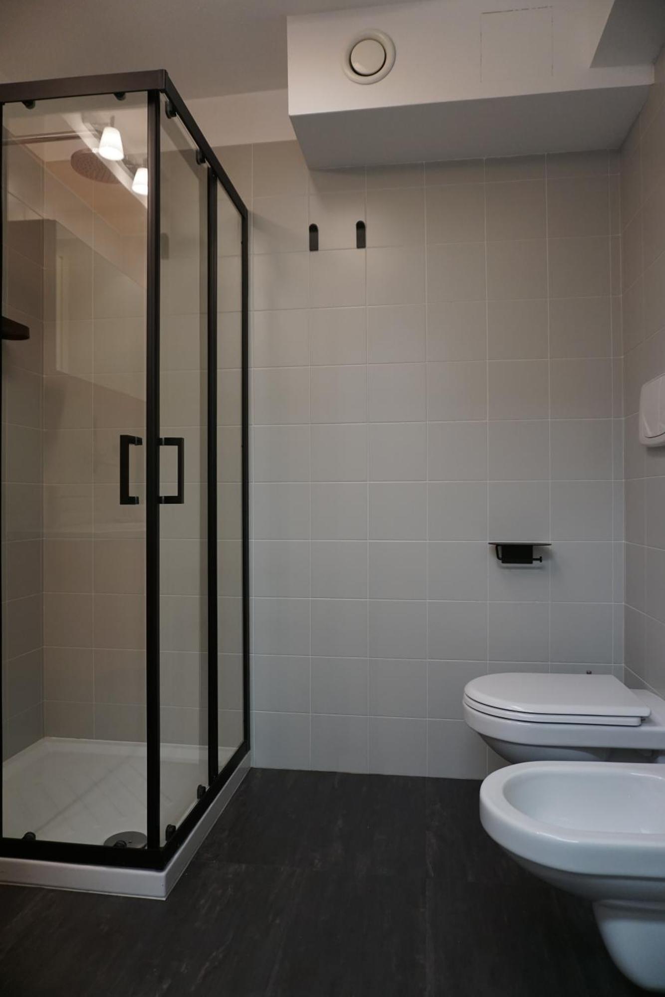 Milan Space Loft - Apartment Close To M5 Subway - Free Parking - Sky & Netflix Tv ภายนอก รูปภาพ
